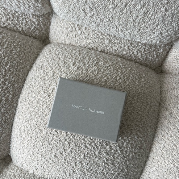 Manolo Blahnik Limited Edition Playing Cards - Picture 2 of 3